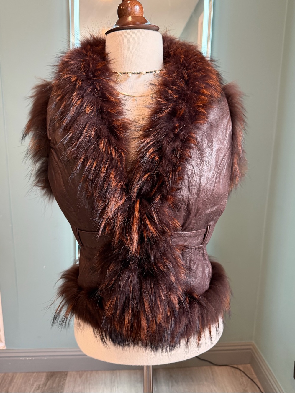 Vintage Brown Sheep skin Leather raccoon Fur Trim Fitted Vest XS/S